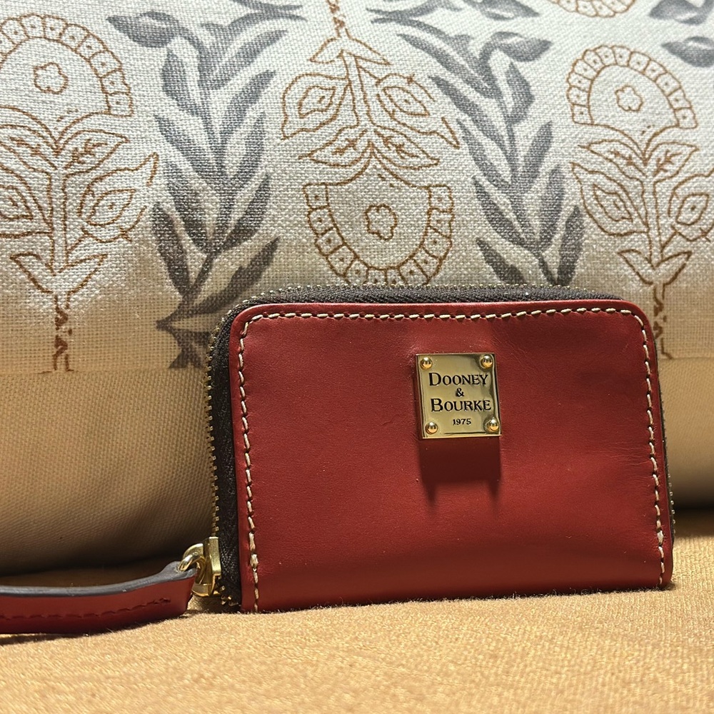 Dooney & Bourke Credit Card Wallet